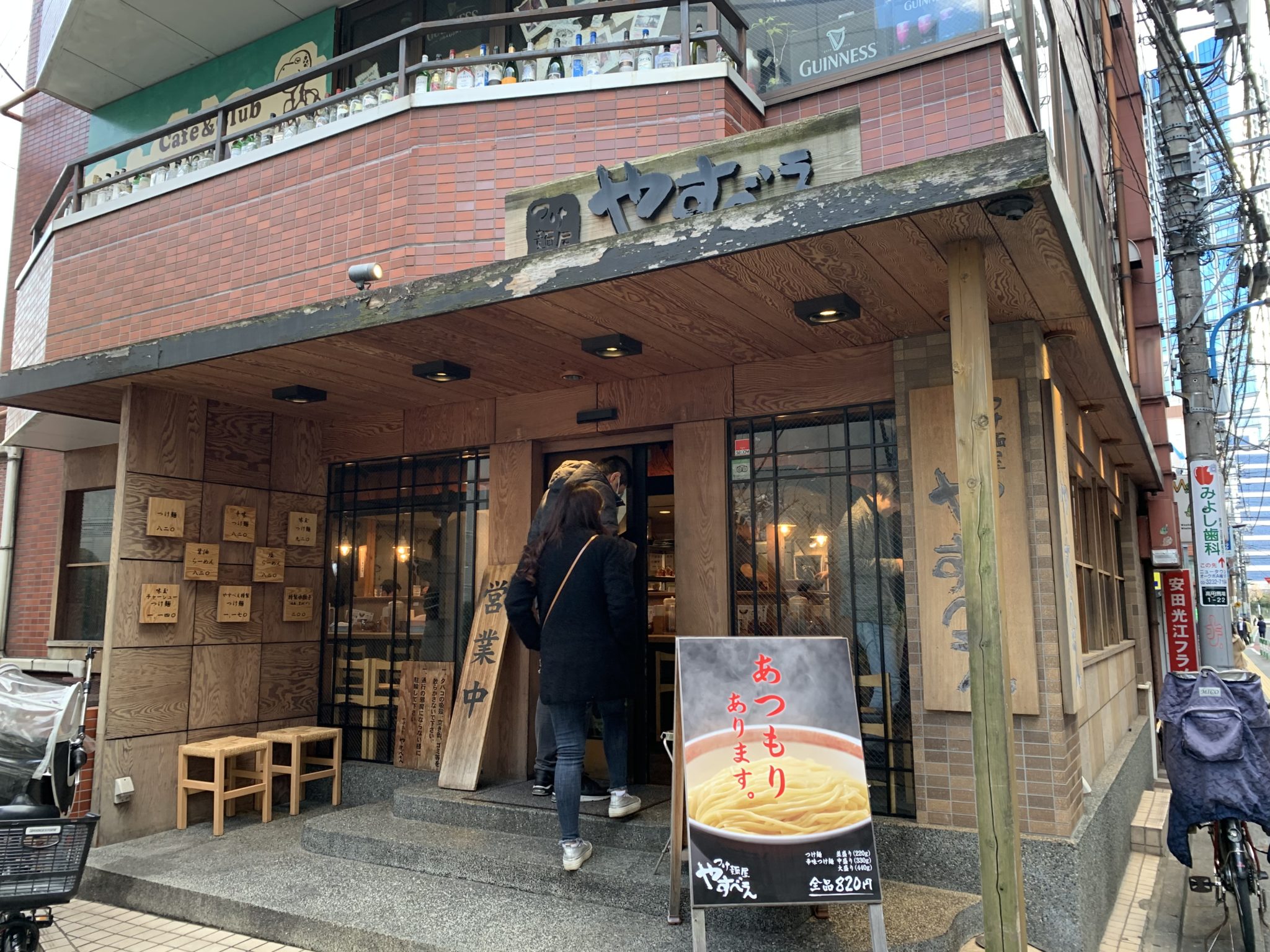 やすべえ高田馬場店はなぜ並ぶ？大盛り無料のコスパと甘旨スープの魅力を徹底解剖
